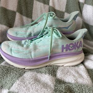 Women’s Clifton Hoka Running/ Walking Shoe